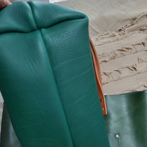 BACALAR Portland Leather Goods (PLG) Med Classic Tote - Picture 4 of 4